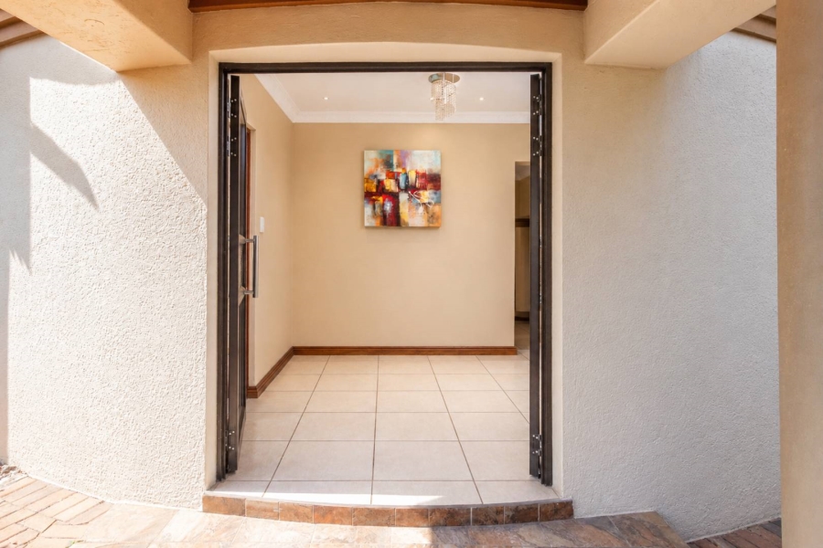 4 Bedroom Property for Sale in Kosmos Ridge North West